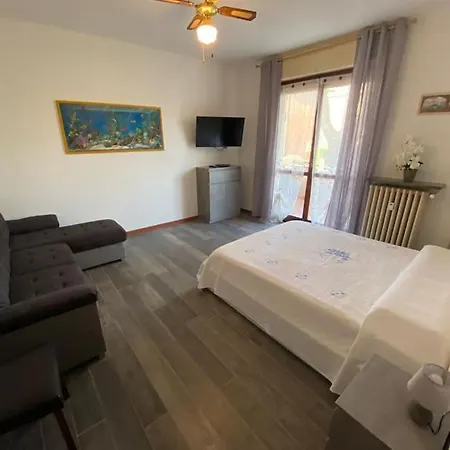 Apartamento La Terrazza Con Le Biciclette A Due Passi Dal Arona